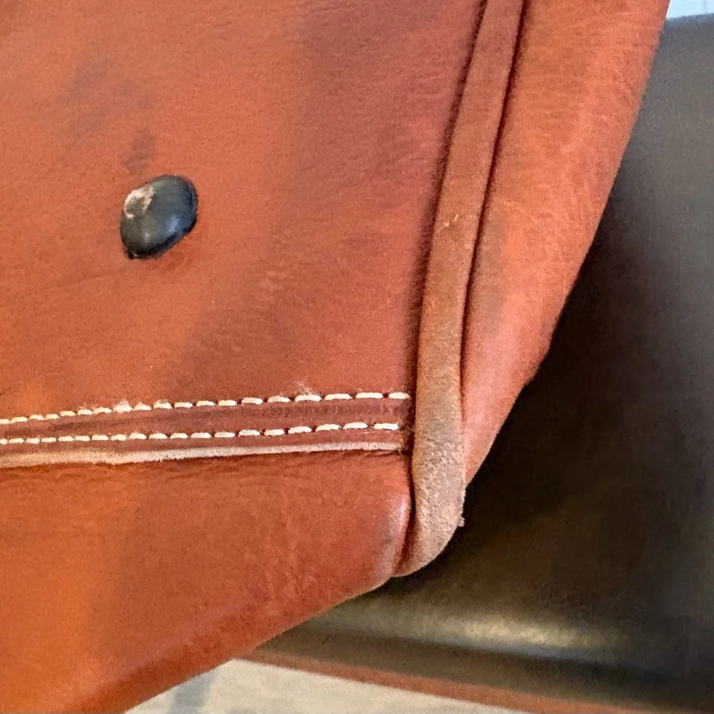 MUST SEE! 11”Hx22”Wx11”D Vintage, X-Large Leather Duffel Bag in Rich Brown